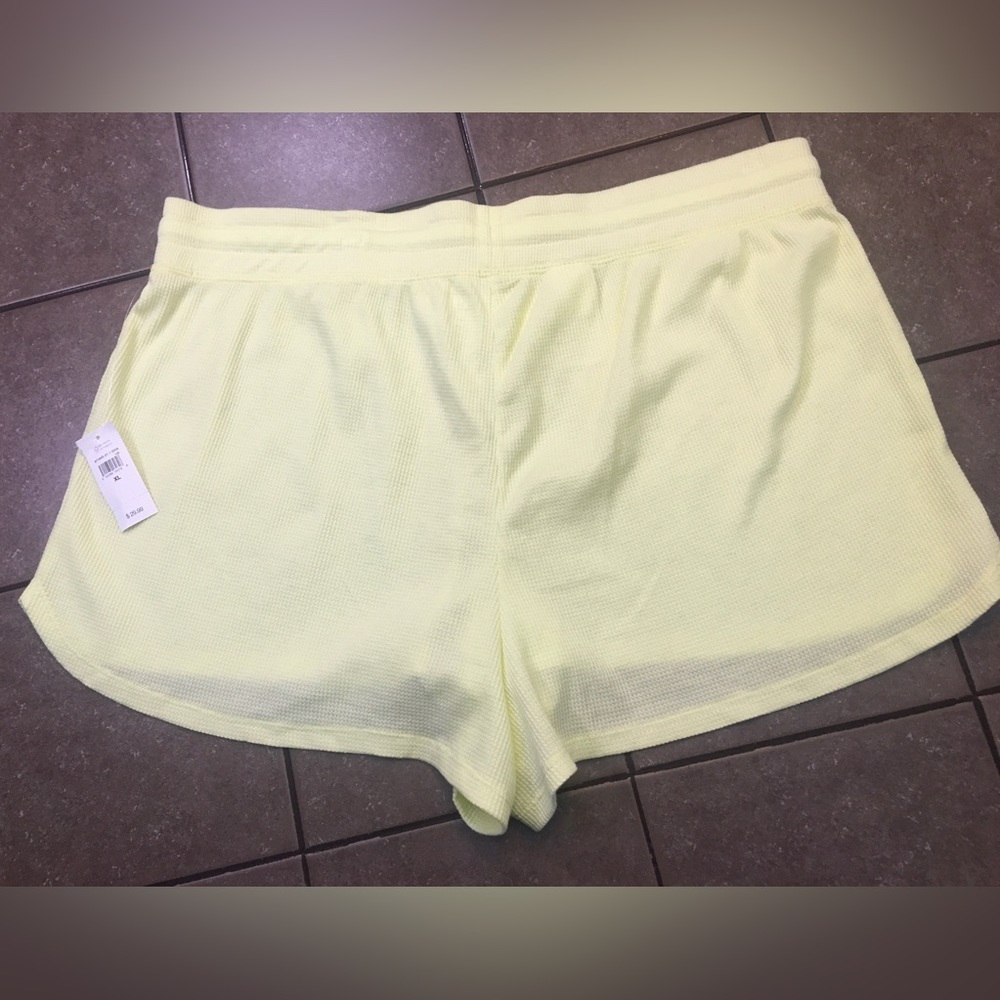GAP Shorts - Picture 3 of 6